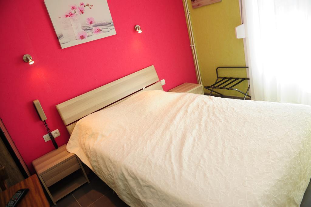 Logis Le Franco Belge Hotel Montherme Bilik gambar