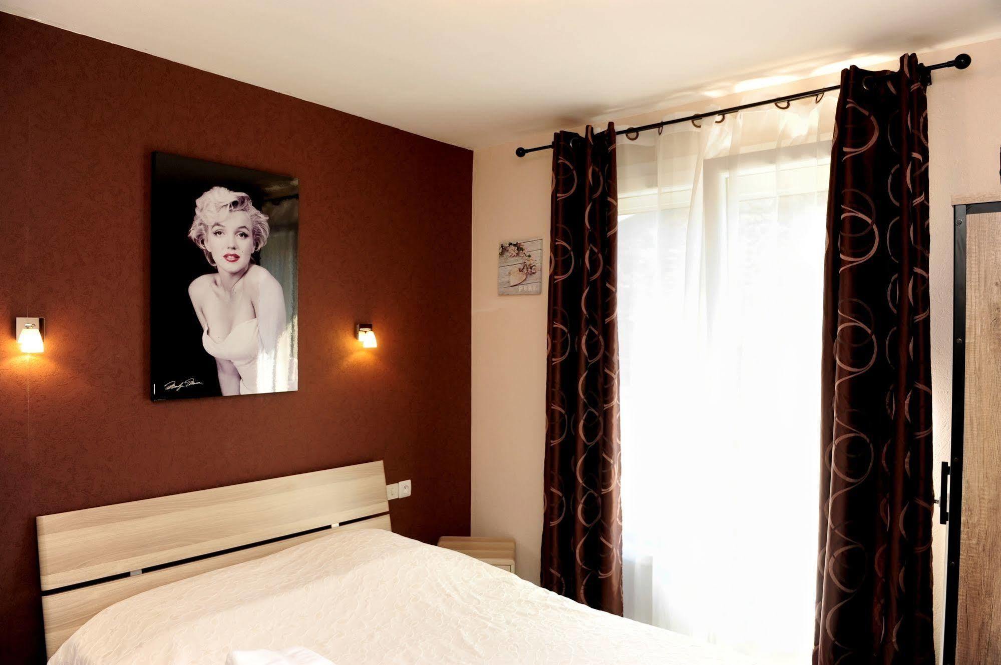 Logis Le Franco Belge Hotel Montherme Luaran gambar